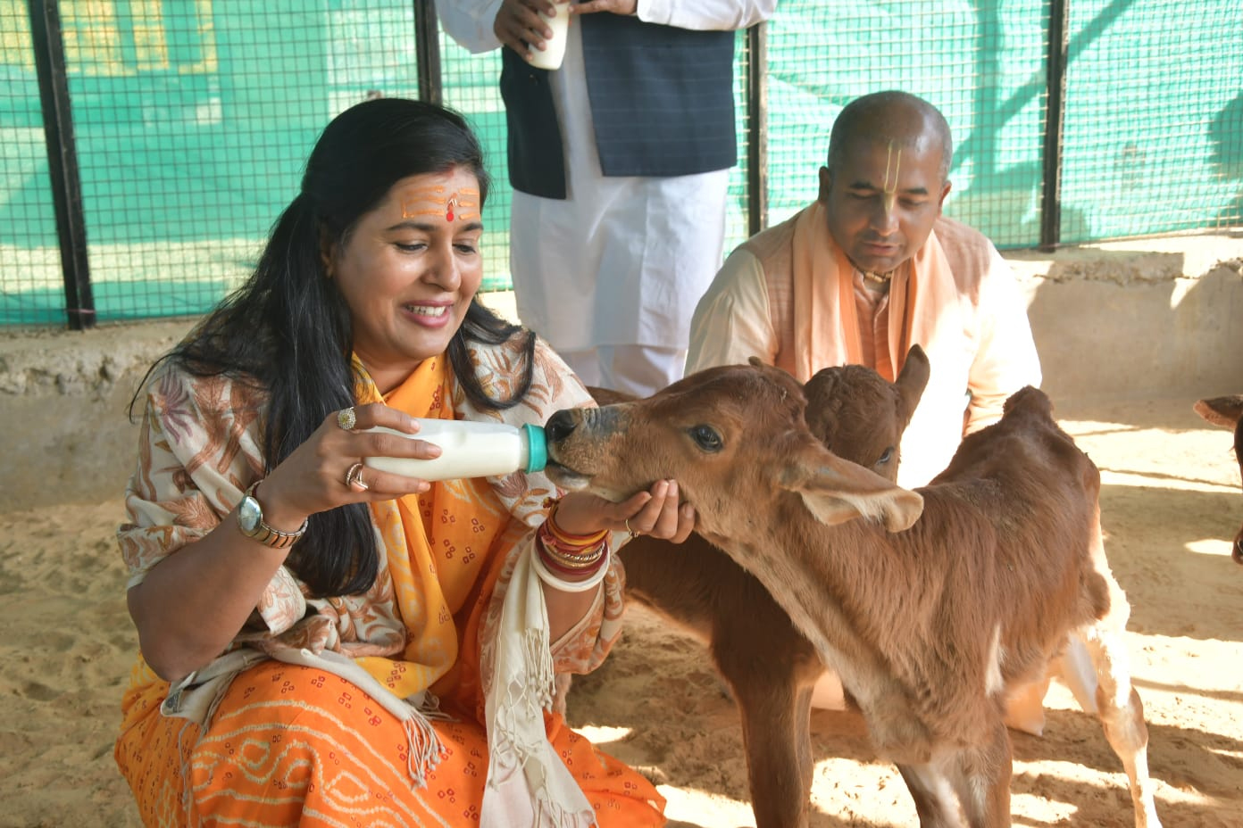 हिंगौनिया गौ-पुर्नवास केन्द्र पहुंचकर किया व्यवस्थाओं का निरीक्षण