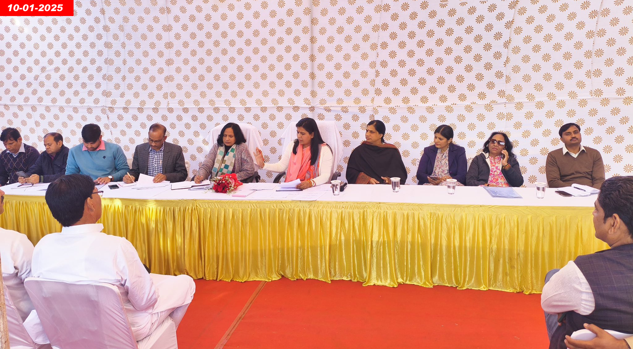 मुरलीपुरा जोन में जनप्रतिनिधियों के साथ बैठक कर वार्डों में चल रहे विकास कार्यों की समीक्षा की