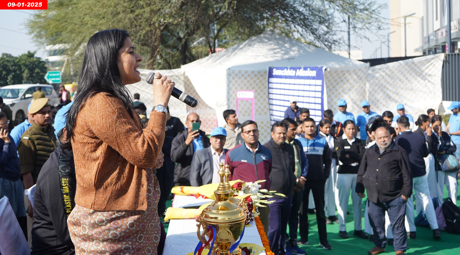 नगर निगम ग्रेटर द्वारा आयोजित किया गया अनूठा क्रिकेट मैच