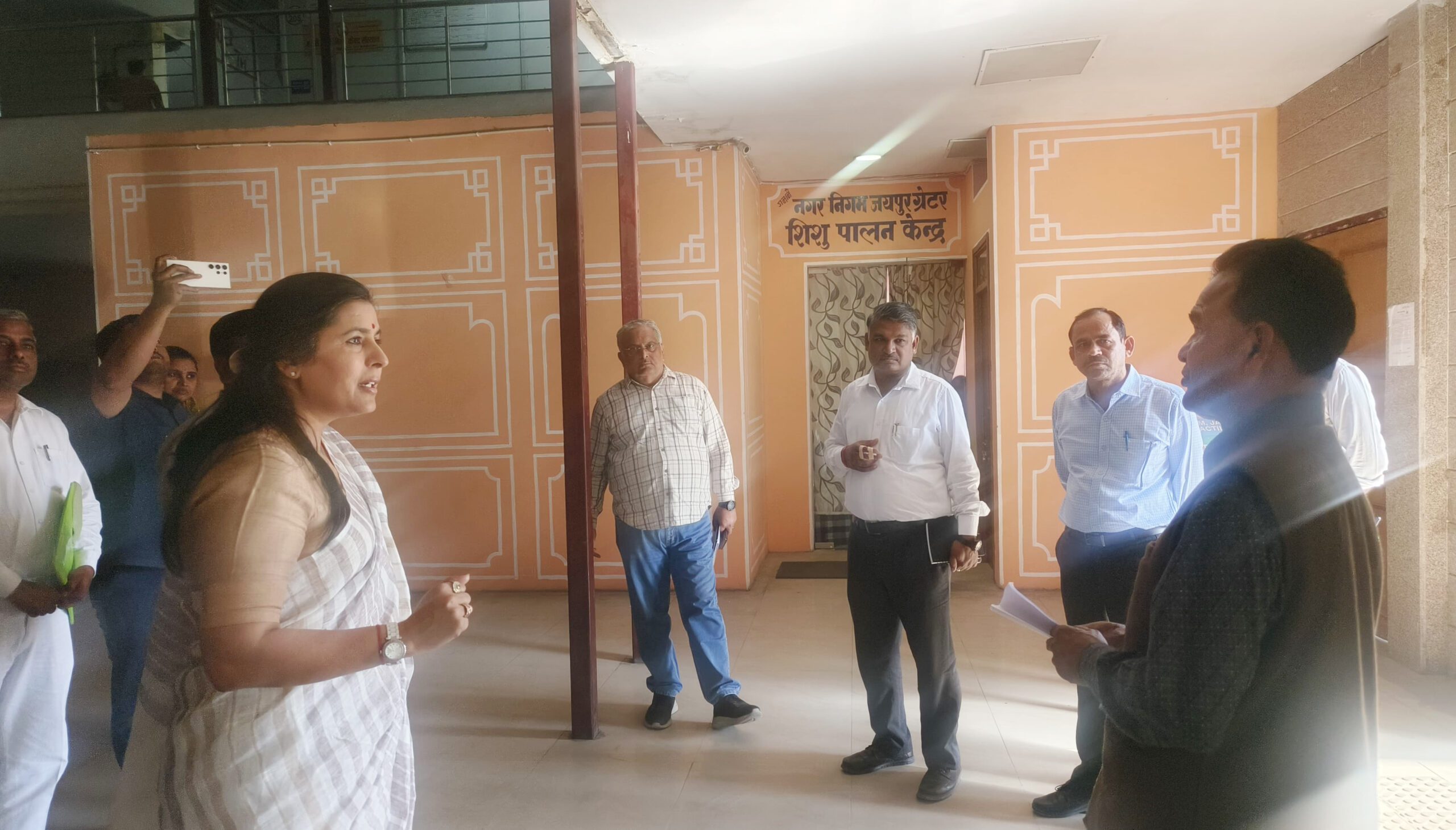 नगर निगम ग्रेटर मुख्यालय का किया औचक निरीक्षण