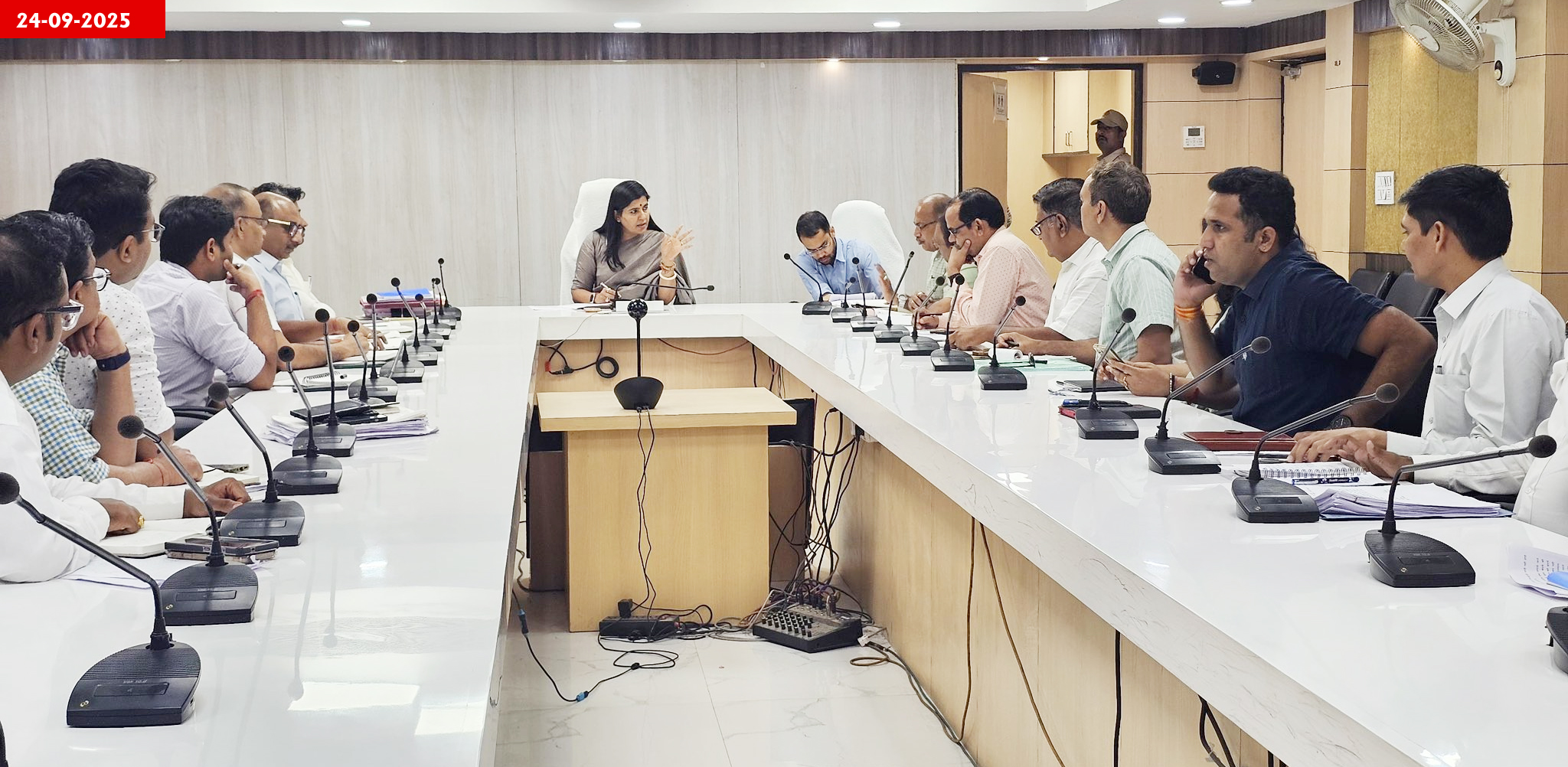 विकास कार्यों की समीक्षा बैठक, कार्यकारिणी समिति की बैठक में लिए गए निर्णयों की पालना के संबंध में बैठक